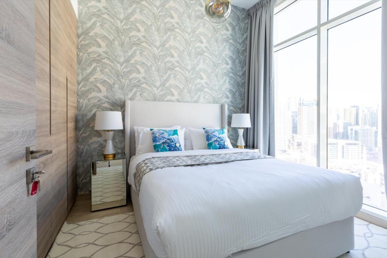 Frank Porter - Studio One Apartment Dubai