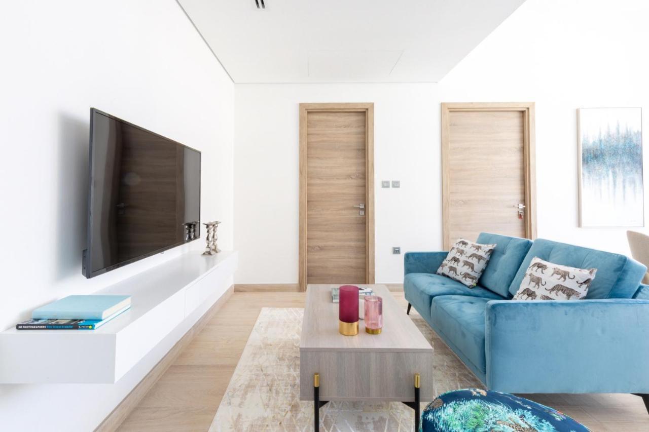 Frank Porter - Studio One Apartment *