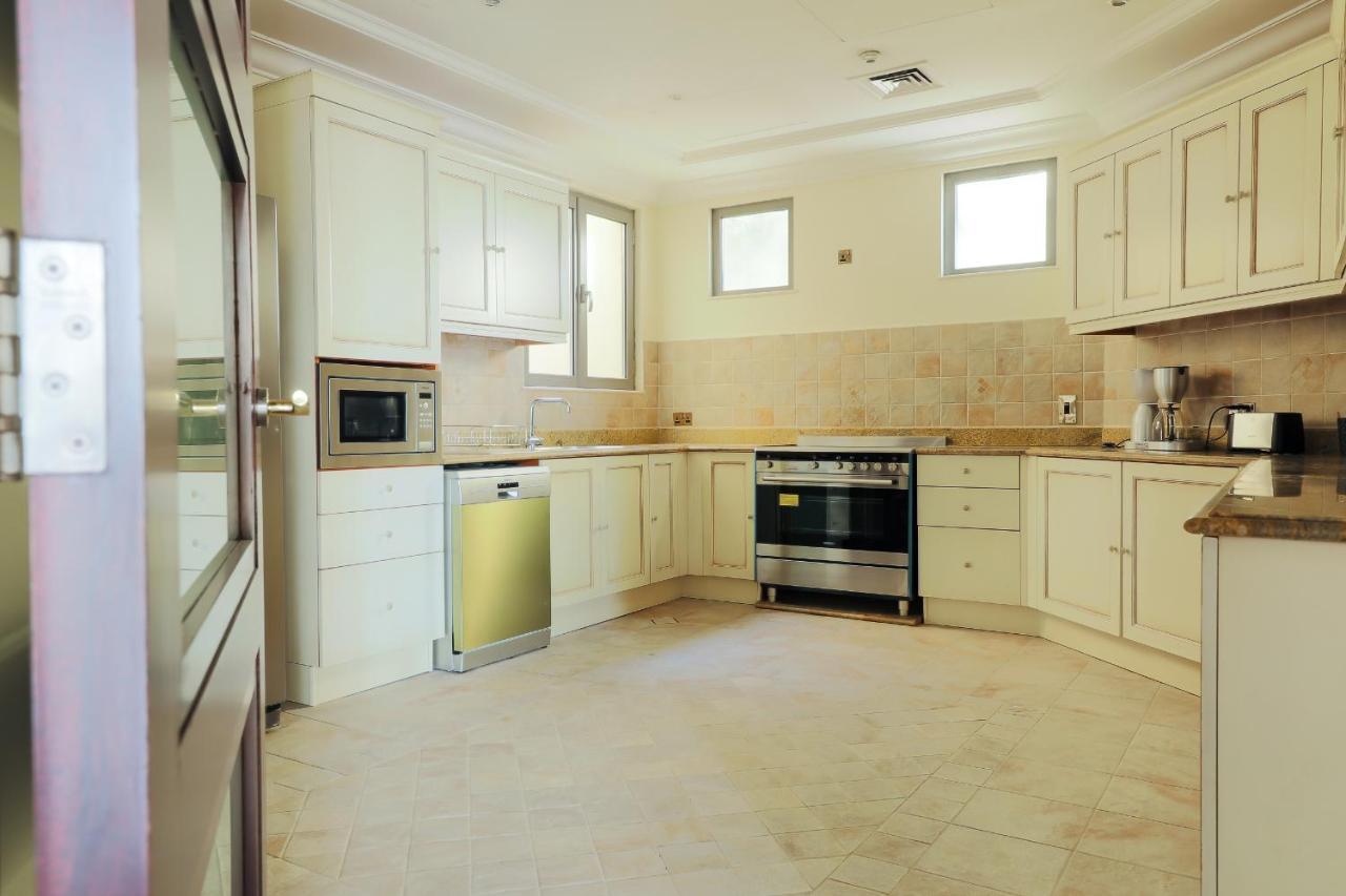 Nasma Luxury Stays - Frond D Palm Jumeirah Villa