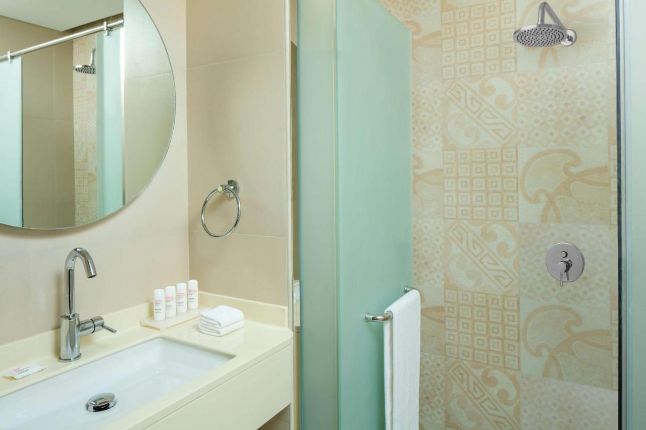 Radisson Blu Silicon Oasis Hotel 4*
