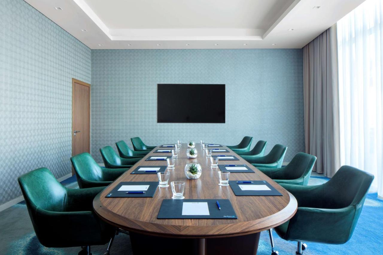 Radisson Blu Silicon Oasis Hotel 4*
