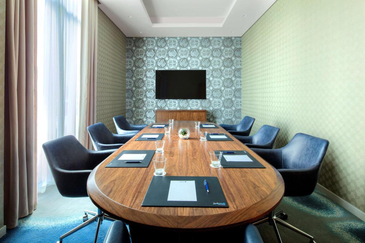 Hotel Radisson Blu Silicon Oasis 4*