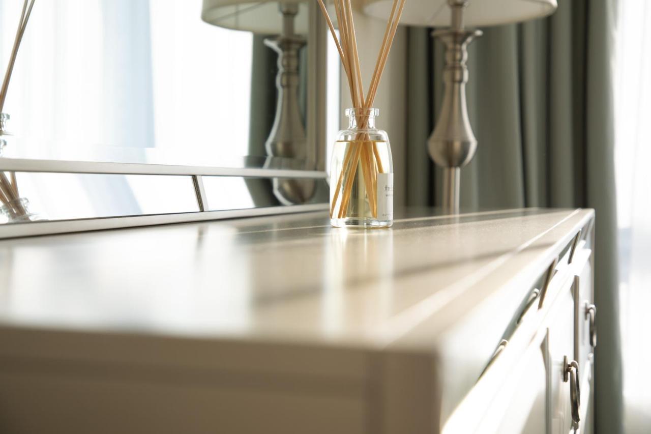 Nasma Luxury - Pastel-colored With Jaw-dropping Marina Views Apartment Dubai