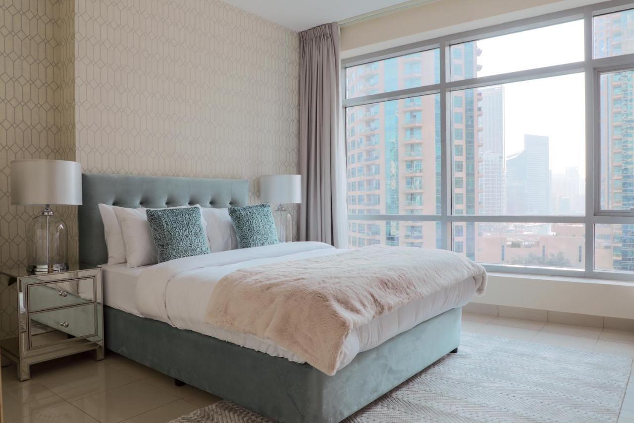 Nasma Luxury - Pastel-colored With Jaw-dropping Marina Views