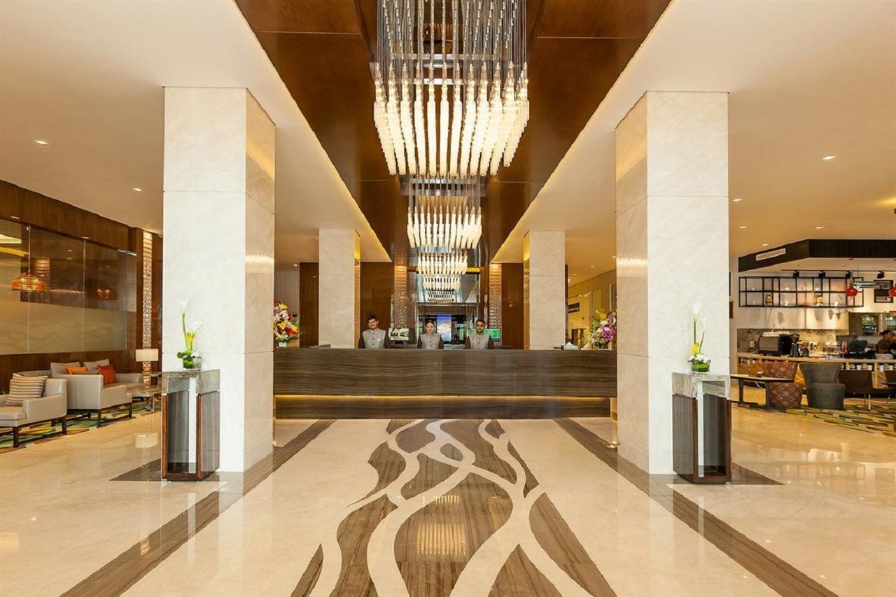 Hotel Flora Al Barsha At The Mall 4*