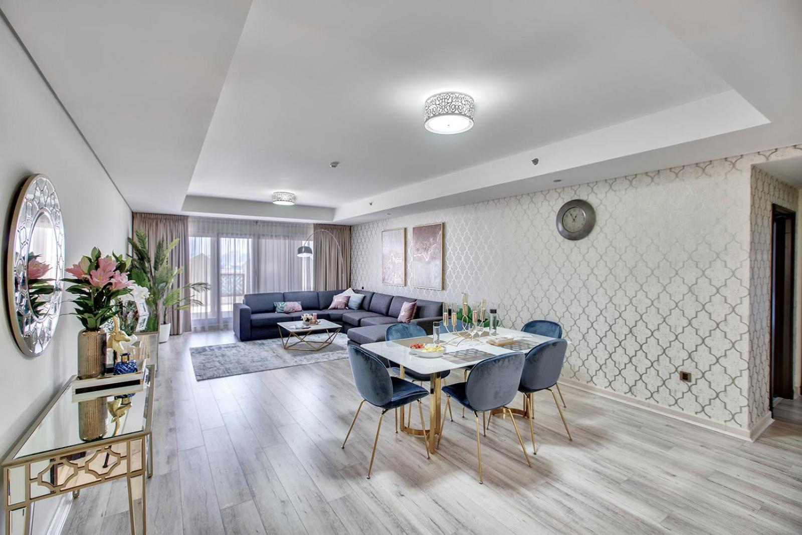 Luxury At Balqis Apartment *