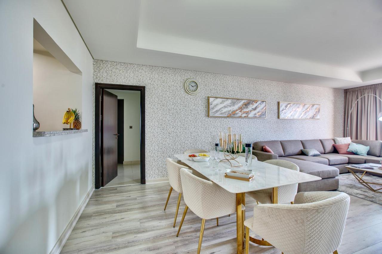 Luxury At Balqis Apartment