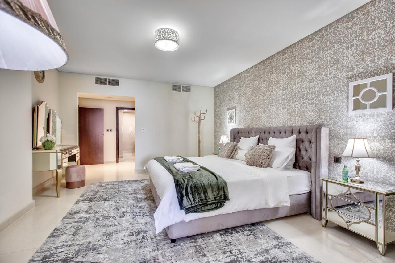 Luxury At Balqis Apartment *