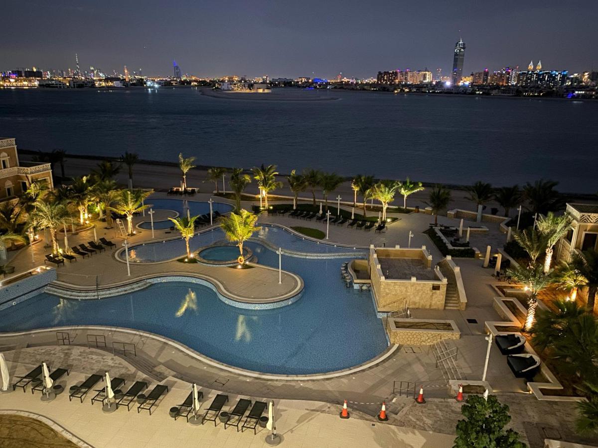 Luxury At Balqis Apartment *
