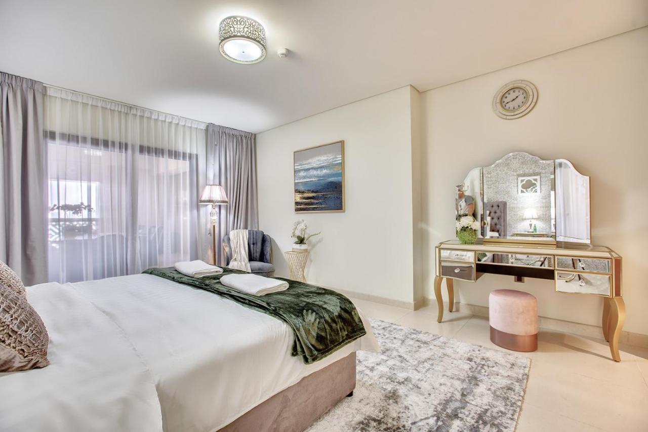 Luxury At Balqis Apartment