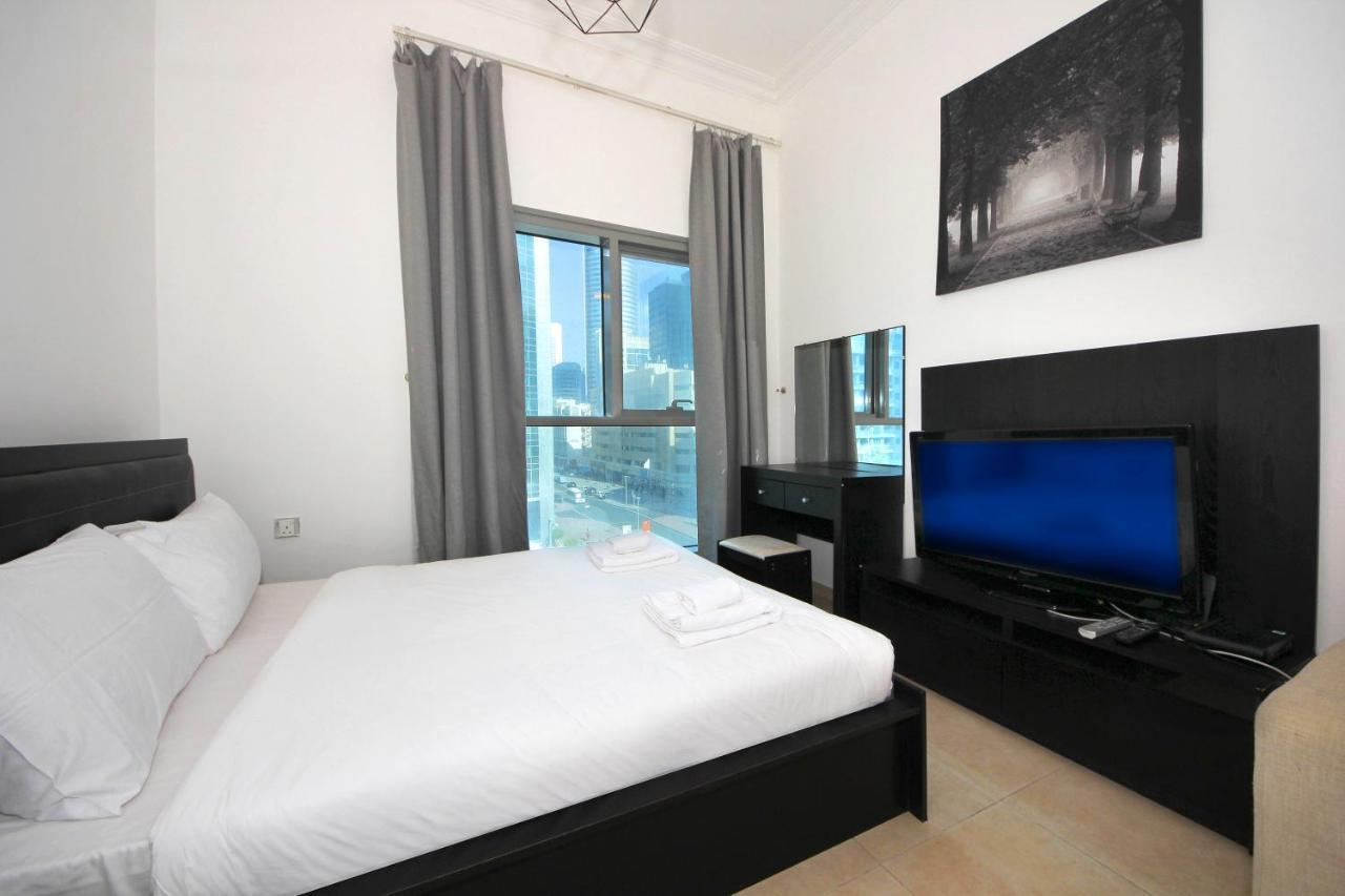 Studio In Zumurud Tower , Marina Apartment Dubai