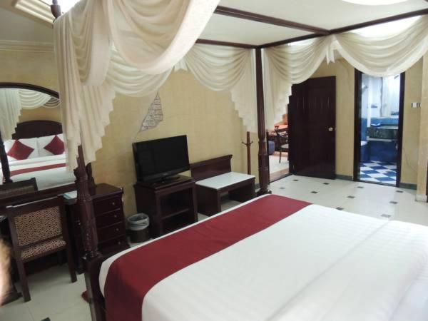 Oriental Corner Hotel 2*