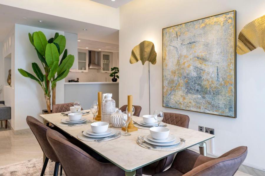 Fam Living - Murjan - Ain & Sea Views Apartment