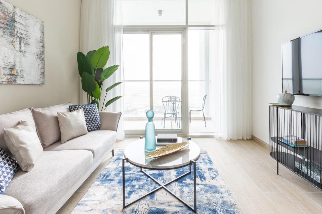 Frank Porter - Studio One Apartment *