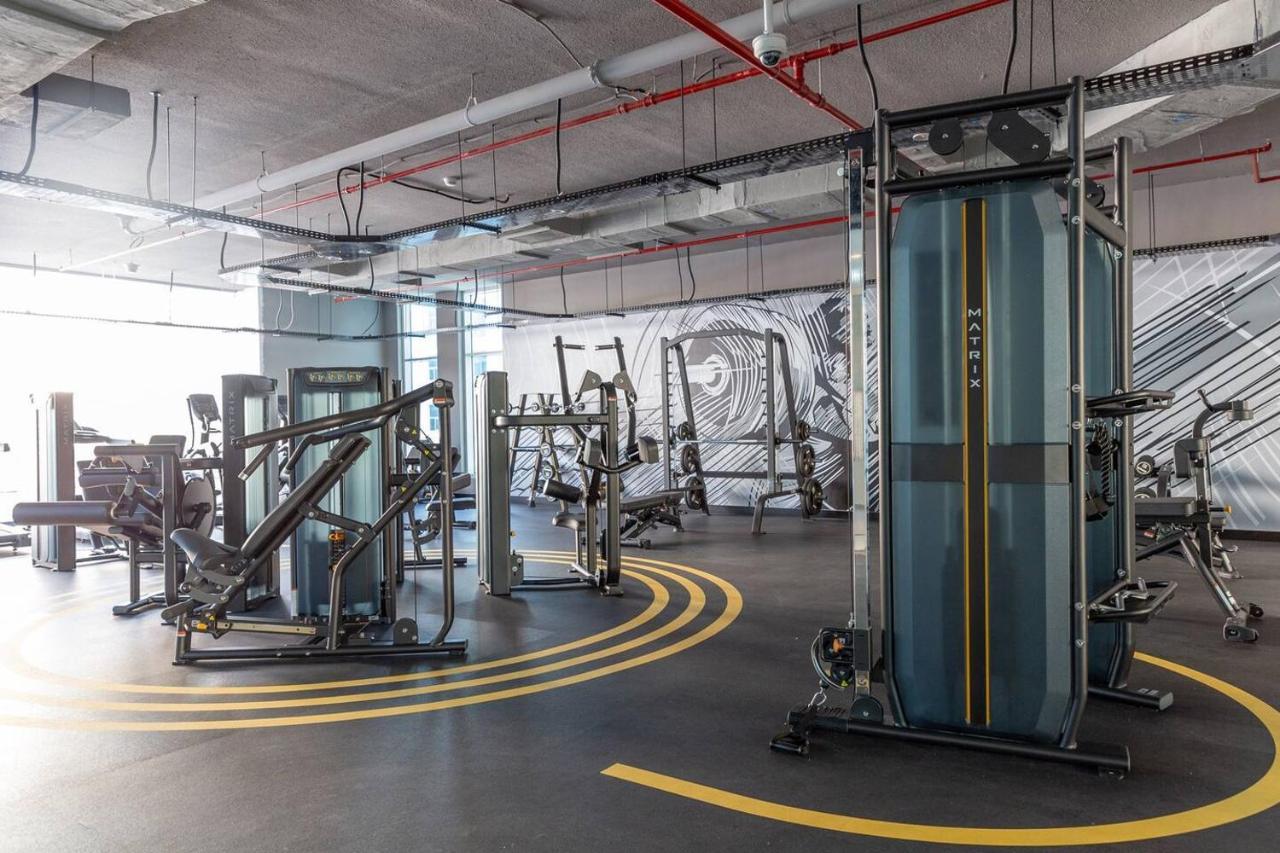 Frank Porter - Studio One * Dubai