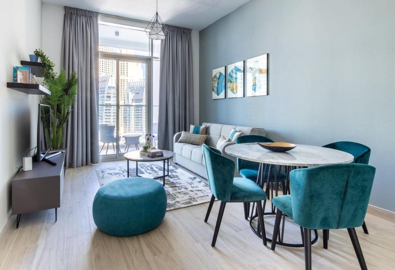 Frank Porter - Studio One Apartment *