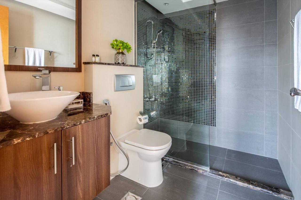 Frank Porter - Marina Diamond 4 Apartment Dubai