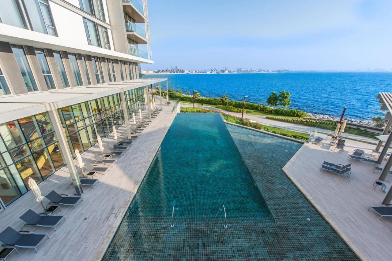 Lavish & Equipped Oceanfront 2 Bedroom Facing Ain