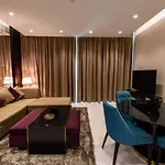Damac Upper Crest In Downtown Holiday Homes