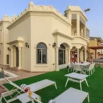 The S Holiday Homes - Stunning 5 Bedrooms Villa At The Palm Jumeirah With Private Beach And Pool