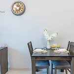 Mira Holiday Homes - Studio With Burj Khalifa View - Elite Business Bay