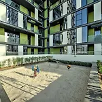 Luxurious Two Bedrooms Apartment With Maid Room