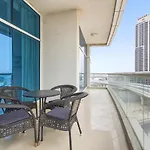 Beautiful Two Bedroom Apartment By Marina Promenade