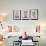 Homely 1Br At Binghatti Avenue Al Jaddaf By Deluxe Holiday Homes