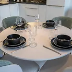 Cosmopolitan Apartment With Burj Khalifa View