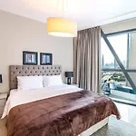 Spacious 1 Bed City View Park Tower Difc