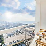 Lux - The Modern Marina Suite 2