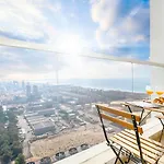 Lux - The Modern Marina Suite 2