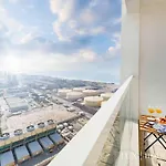 Lux - The Modern Marina Suite 2