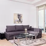 1Br For 4 Guests In Marina Crown