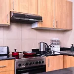 1Br For 4 Guests In Marina Crown