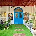 La Porte Bleue