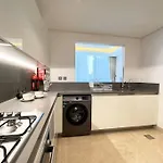 Dar Vacation - Modern & Stylish 2Br Apartment Near Burj Khalifa