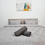 Luxury Jbr Apartment 36