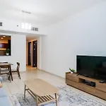 Premium 1 Bed Apartment In Autumn, Jvc