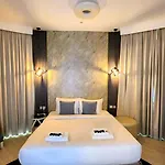 Elegant Apartment With Burj Khalifa View, Downtown