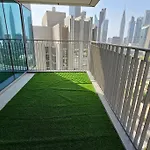 Luxury 3 Bed + Maid Room In Downtown Apt With Burj Khalifa View