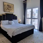 2 Bedroom Holiday Home Apartment With Pool View Brand New