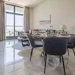 Frank Porter - Majestique Residence 2