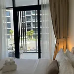 Ashri Holiday Homes Standard Apartment In Riviera With Pool View