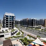 Charming Furnished Studio In Meydan, Dubai By Bhavan Vacation Homes