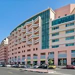 Elegant Studio Living In Discovery Gardens