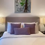 Stunning Sea And Marina View Apartment