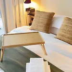 Stylish Apartment In The Center!10 Minutes To Dubai Mall And World Trade Center
