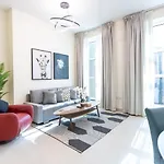 2Br Stunning Luxury Heart Of Marina Near Beach