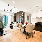 Downtown Dubai Elegance - Stylish Urban Retreat